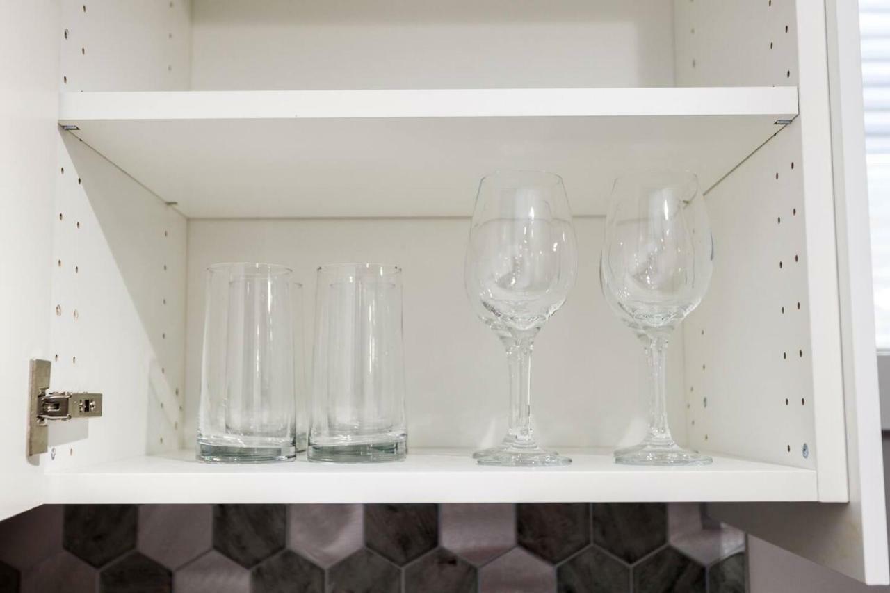 Modern Executive I Complimentary Netflix & Parking! Apartment *